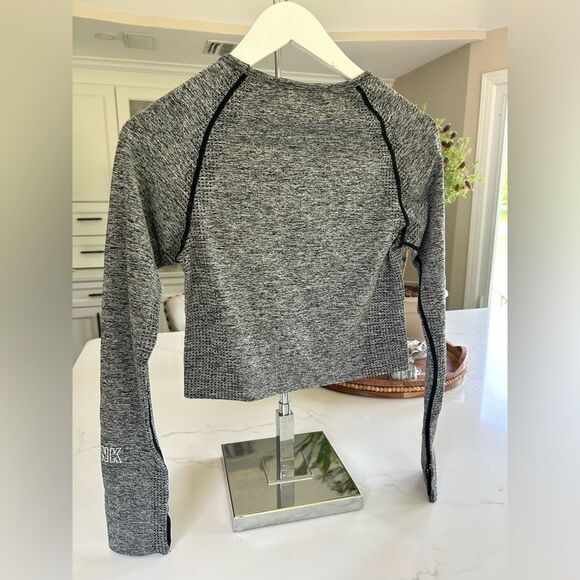 Pink Activewear 3 Tops Seamless Collection size Medium EUC - Picture 13 of 16